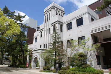 甲南大学1号館の写真