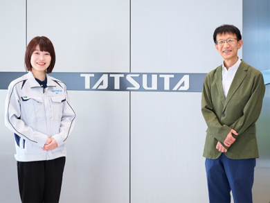 購買管理部　部長　阪井 邦裕 氏（右）<br />
購買管理部　細川 明日香 氏（左）